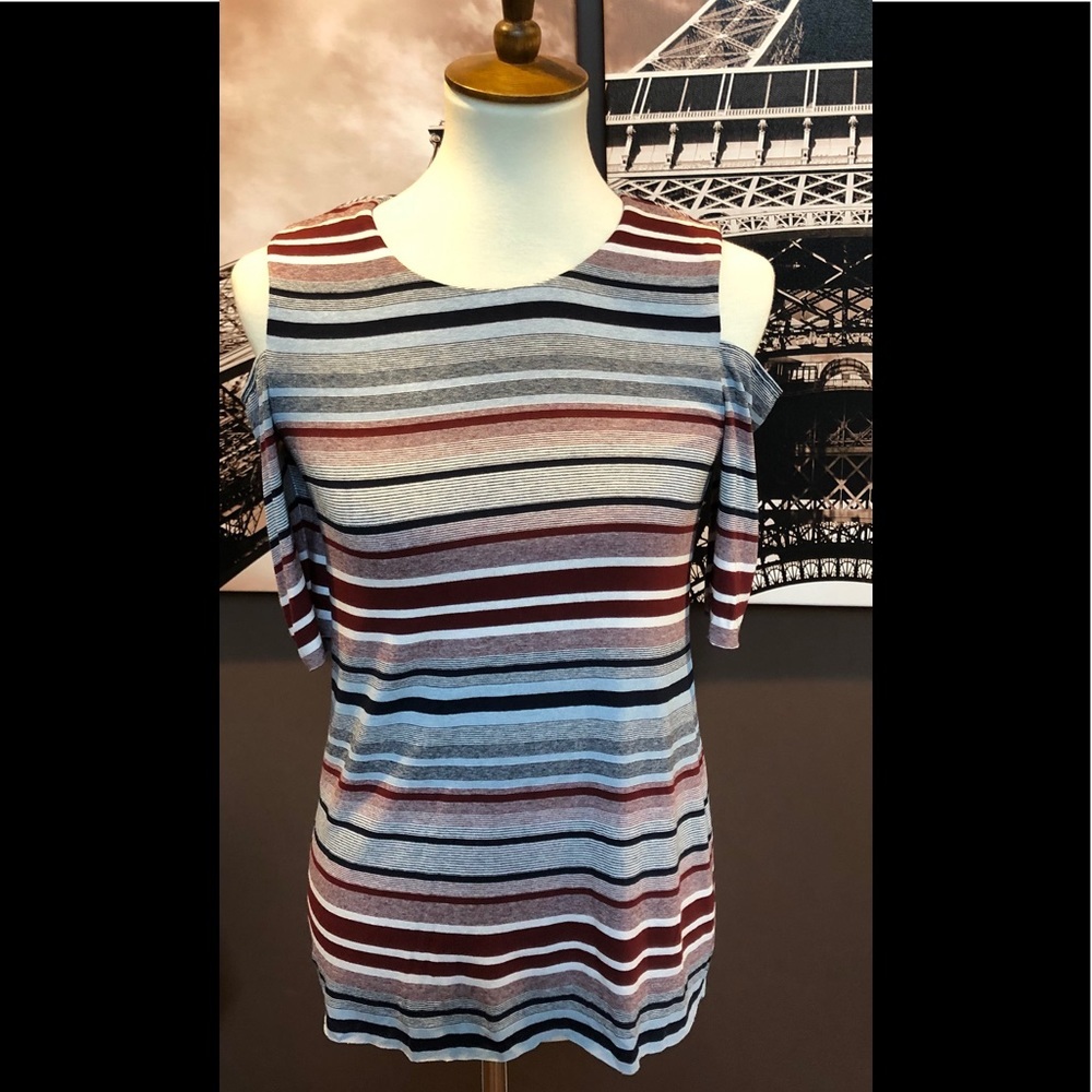 Cold shoulder top